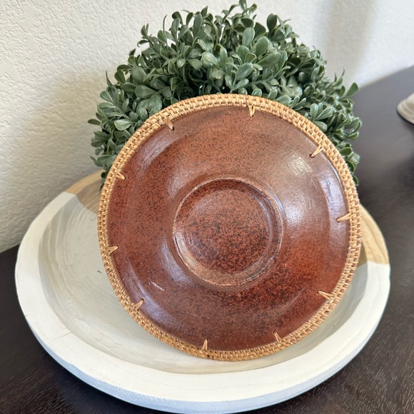 SASAK Bowl Plate with Woven Rattan Polished Red Clay Maui - Picture 4 of 5